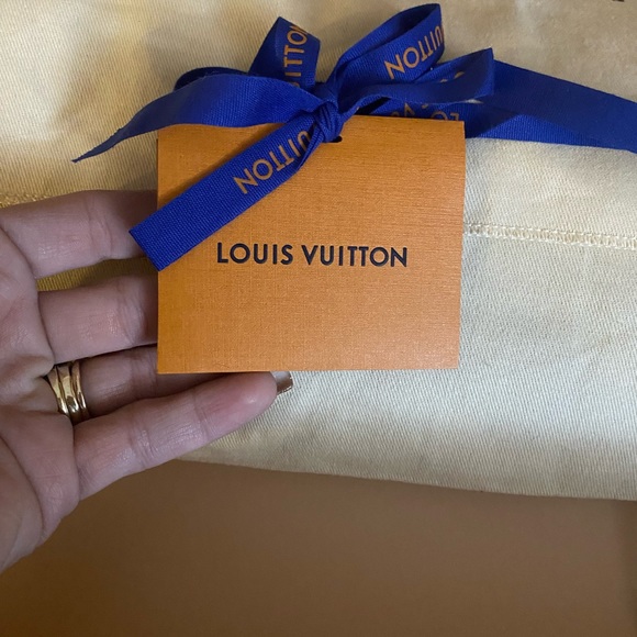 Brand new never used Louis Vuitton Graceful - Picture 11 of 12